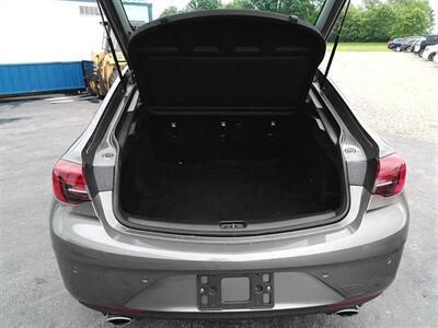 2018 Buick Regal Sportback Essence   - Photo 31 - Greensburg, IN 47240-9353