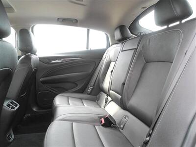 2018 Buick Regal Sportback Essence   - Photo 26 - Greensburg, IN 47240-9353