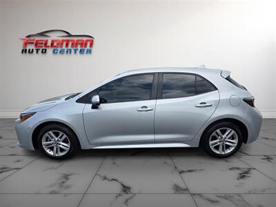 2020 Toyota Corolla Hatchback SE   - Photo 2 - Greensburg, IN 47240-9353