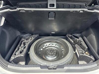 2020 Toyota Corolla Hatchback SE   - Photo 28 - Greensburg, IN 47240-9353