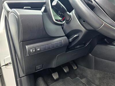 2020 Toyota Corolla Hatchback SE   - Photo 42 - Greensburg, IN 47240-9353
