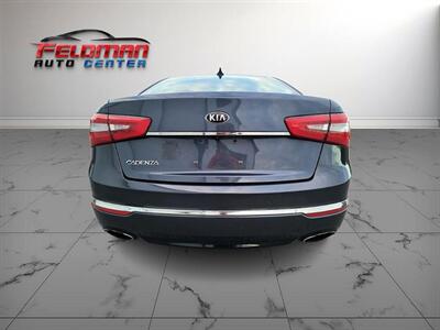 2014 Kia Cadenza Premium   - Photo 4 - Greensburg, IN 47240-9353