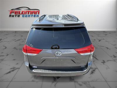 2011 Toyota Sienna XLE 8-Passenger   - Photo 5 - Greensburg, IN 47240-9353