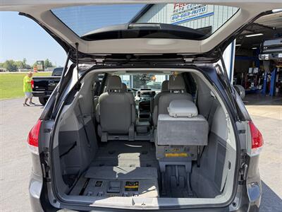 2011 Toyota Sienna XLE 8-Passenger   - Photo 25 - Greensburg, IN 47240-9353