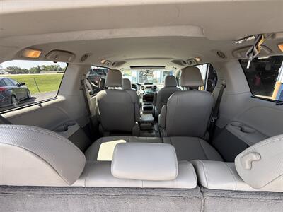 2011 Toyota Sienna XLE 8-Passenger   - Photo 27 - Greensburg, IN 47240-9353