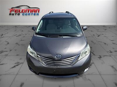 2011 Toyota Sienna XLE 8-Passenger   - Photo 16 - Greensburg, IN 47240-9353