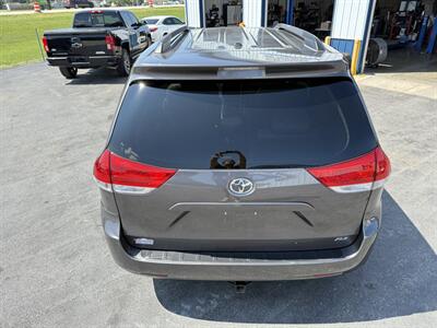 2011 Toyota Sienna XLE 8-Passenger   - Photo 5 - Greensburg, IN 47240-9353