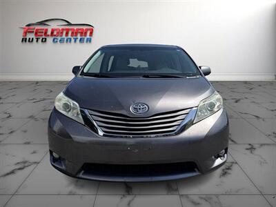 2011 Toyota Sienna XLE 8-Passenger   - Photo 2 - Greensburg, IN 47240-9353