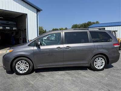 2011 Toyota Sienna XLE 8-Passenger   - Photo 3 - Greensburg, IN 47240-9353