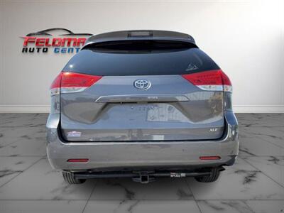 2011 Toyota Sienna XLE 8-Passenger   - Photo 20 - Greensburg, IN 47240-9353