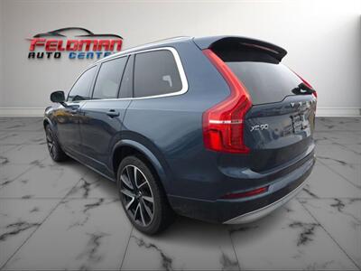 2022 Volvo XC90 T6 Momentum 7-Passenger   - Photo 3 - Greensburg, IN 47240-9353