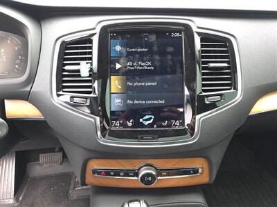 2022 Volvo XC90 T6 Momentum 7-Passenger   - Photo 24 - Greensburg, IN 47240-9353