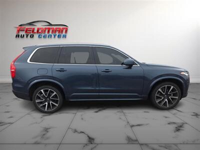 2022 Volvo XC90 T6 Momentum 7-Passenger   - Photo 8 - Greensburg, IN 47240-9353