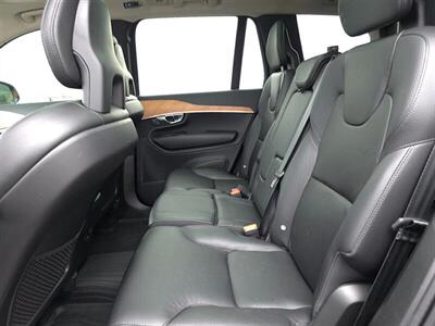 2022 Volvo XC90 T6 Momentum 7-Passenger   - Photo 29 - Greensburg, IN 47240-9353