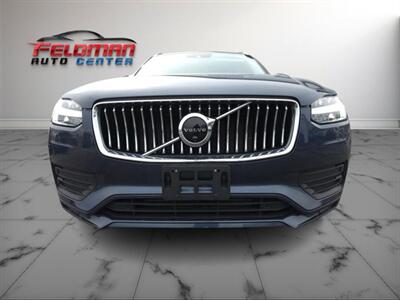 2022 Volvo XC90 T6 Momentum 7-Passenger   - Photo 10 - Greensburg, IN 47240-9353