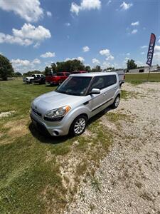 2013 Kia Soul Plus - Photo 2 - Greensburg, IN 47240-9353