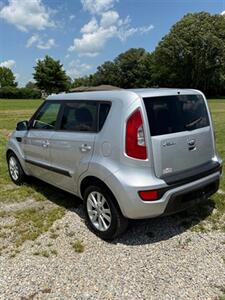 2013 Kia Soul Plus - Photo 5 - Greensburg, IN 47240-9353