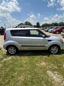 2013 Kia Soul Plus - Photo 13 - Greensburg, IN 47240-9353
