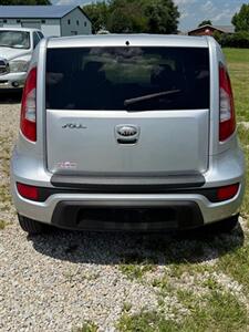 2013 Kia Soul Plus - Photo 7 - Greensburg, IN 47240-9353