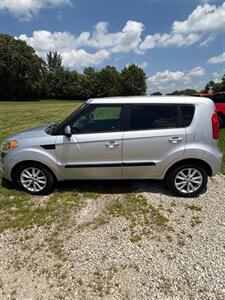 2013 Kia Soul Plus - Photo 3 - Greensburg, IN 47240-9353