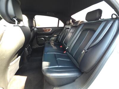 2017 Lincoln Continental Premiere   - Photo 30 - Greensburg, IN 47240-9353