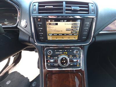 2017 Lincoln Continental Premiere   - Photo 13 - Greensburg, IN 47240-9353