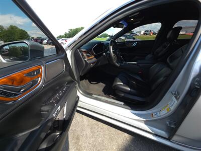 2017 Lincoln Continental Premiere   - Photo 24 - Greensburg, IN 47240-9353