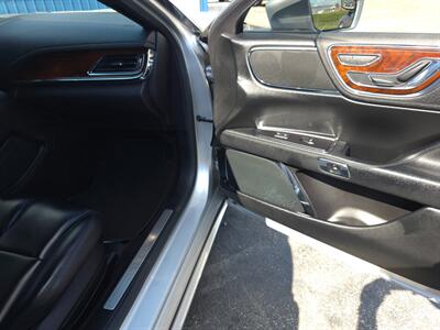 2017 Lincoln Continental Premiere   - Photo 15 - Greensburg, IN 47240-9353