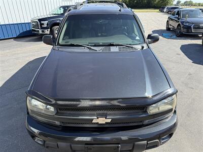 2004 Chevrolet TrailBlazer EXT LT   - Photo 9 - Greensburg, IN 47240-9353
