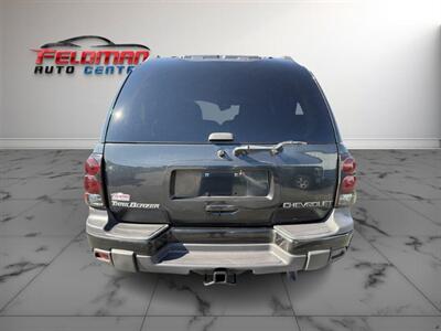 2004 Chevrolet TrailBlazer EXT LT   - Photo 7 - Greensburg, IN 47240-9353