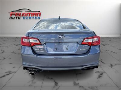 2018 Subaru Legacy 2.5i Premium   - Photo 6 - Greensburg, IN 47240-9353