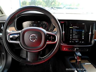 2021 Volvo S90 T6 Momentum   - Photo 19 - Greensburg, IN 47240-9353