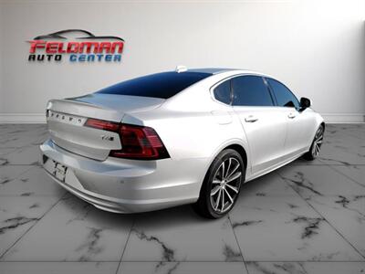 2021 Volvo S90 T6 Momentum   - Photo 7 - Greensburg, IN 47240-9353