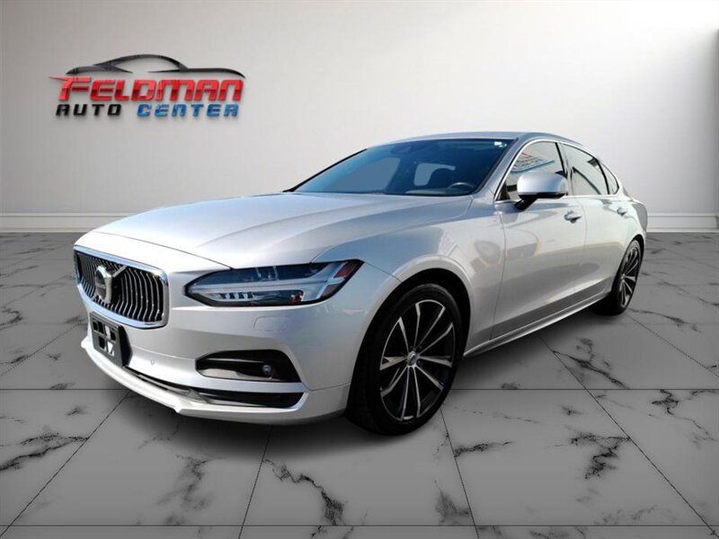 2021 Volvo S90 T6 Momentum  