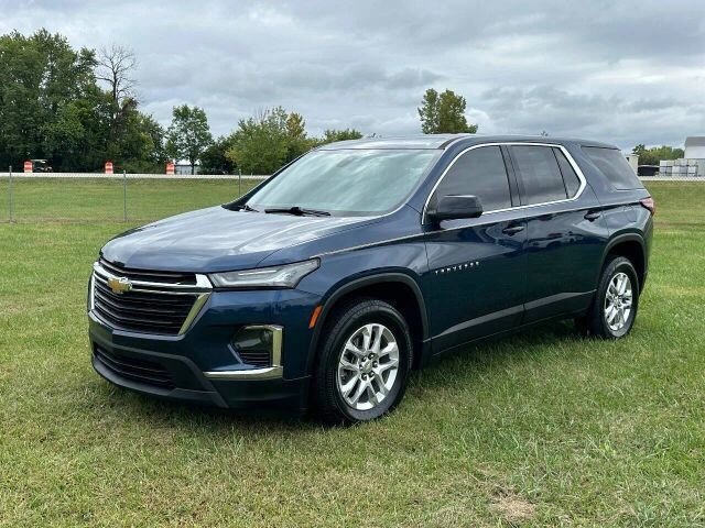 2022 Chevrolet Traverse LS   - Photo 1 - Greensburg, IN 47240-9353