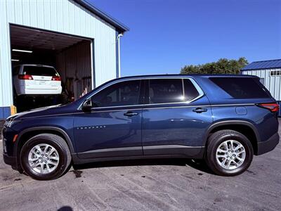 2022 Chevrolet Traverse LS - Photo 2 - Greensburg, IN 47240-9353