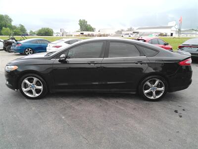 2013 Ford Fusion SE   - Photo 2 - Greensburg, IN 47240-9353