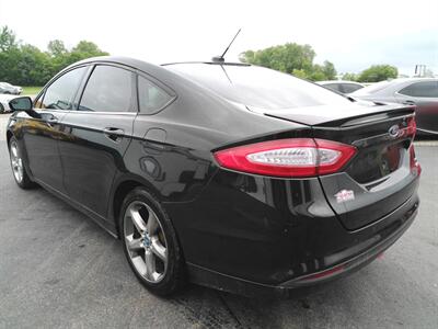 2013 Ford Fusion SE   - Photo 3 - Greensburg, IN 47240-9353