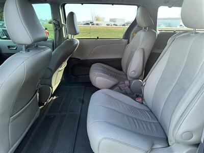 2013 Toyota Sienna XLE 7-Passenger   - Photo 24 - Greensburg, IN 47240-9353