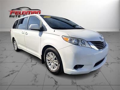 2013 Toyota Sienna XLE 7-Passenger   - Photo 7 - Greensburg, IN 47240-9353