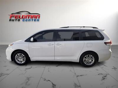 2013 Toyota Sienna XLE 7-Passenger   - Photo 2 - Greensburg, IN 47240-9353