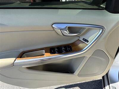 2016 Volvo S60 T5 Drive-E Inscription Pl   - Photo 14 - Greensburg, IN 47240-9353