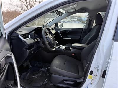 2021 Toyota RAV4 Hybrid LE - Photo 9 - Greensburg, IN 47240-9353