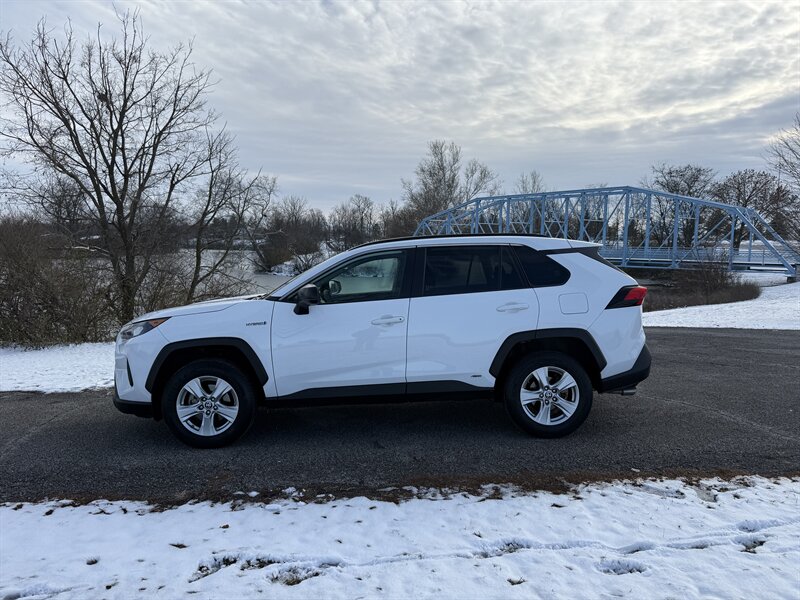 2021 Toyota RAV4 Hybrid LE  