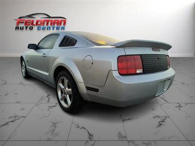 2009 Ford Mustang V6 Deluxe   - Photo 2 - Greensburg, IN 47240-9353