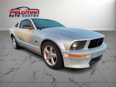 2009 Ford Mustang V6 Deluxe   - Photo 4 - Greensburg, IN 47240-9353