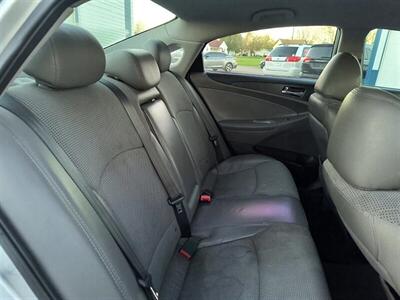 2013 Hyundai SONATA SE   - Photo 22 - Greensburg, IN 47240-9353