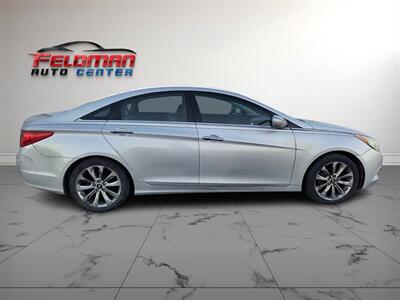 2013 Hyundai SONATA SE   - Photo 6 - Greensburg, IN 47240-9353