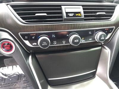 2018 Honda Accord Touring  2.0T - Photo 24 - Greensburg, IN 47240-9353