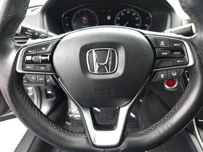 2018 Honda Accord Touring  2.0T - Photo 19 - Greensburg, IN 47240-9353